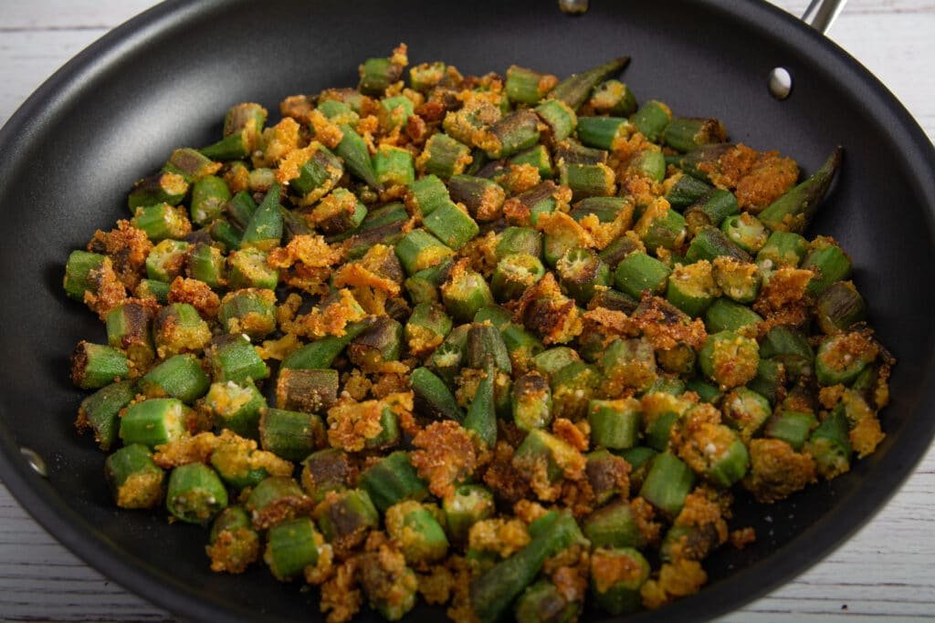 Fried okra in a pan