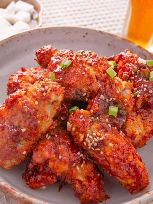 Plate a spicy Korean fried chicken wings.