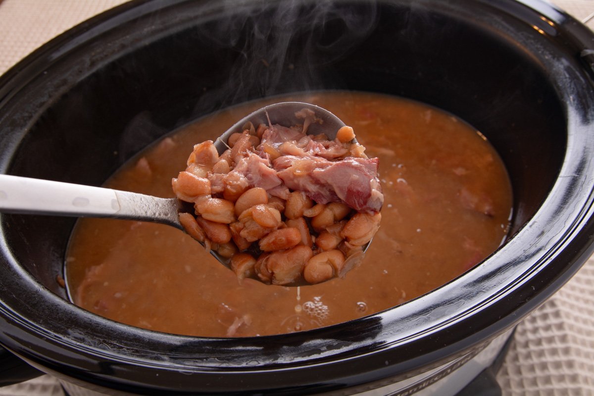 https://jamesstrange.com/wp-content/uploads/2023/10/Crockpot-pinto-beans-finished.jpg